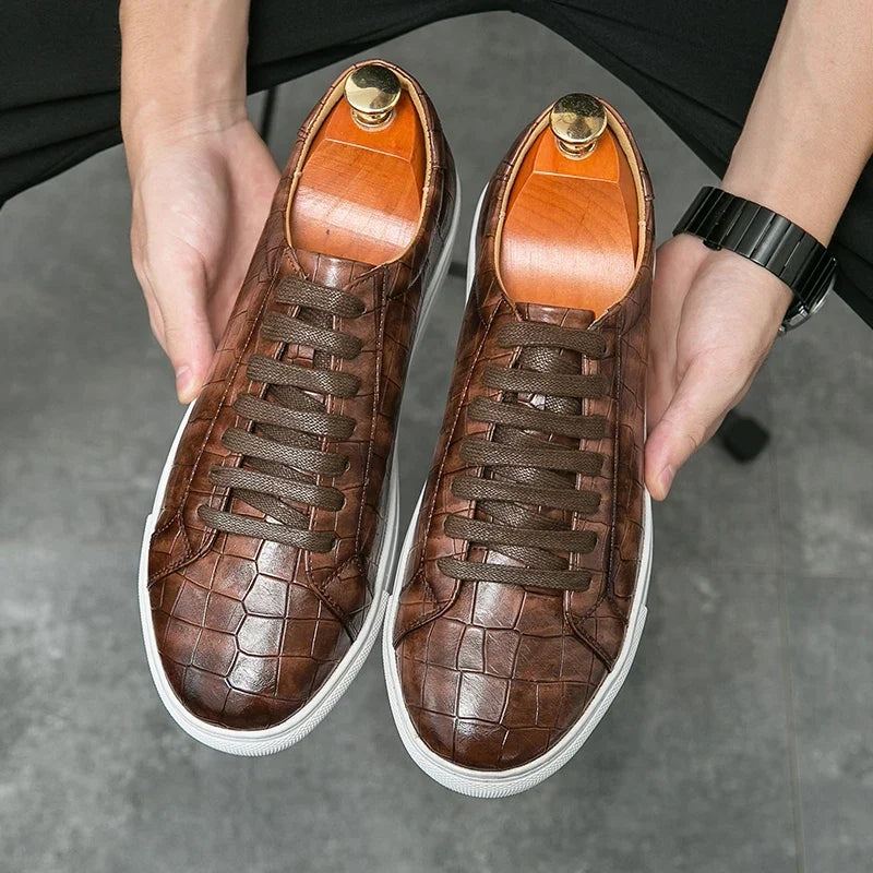 Sapatos Luca Bianchi em Couro Legítimo